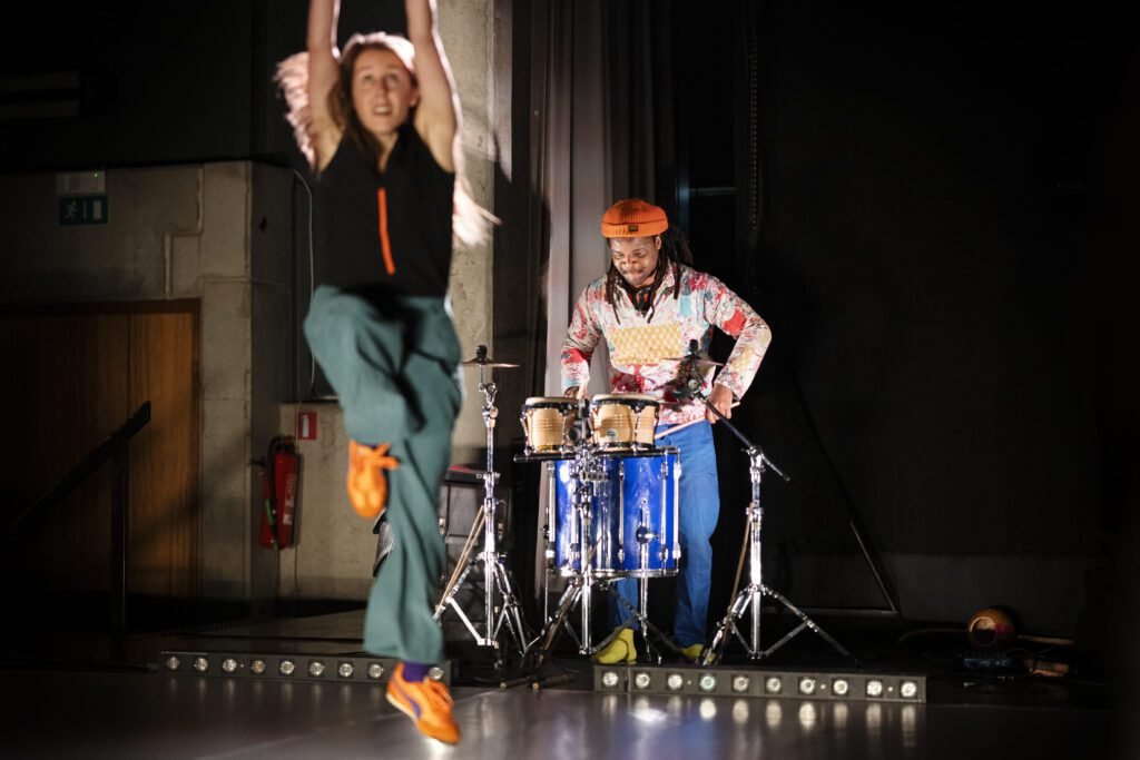 'Atemporal' Coreografia e Dança Yentl de Werdt Composição e Música Matchume Zango