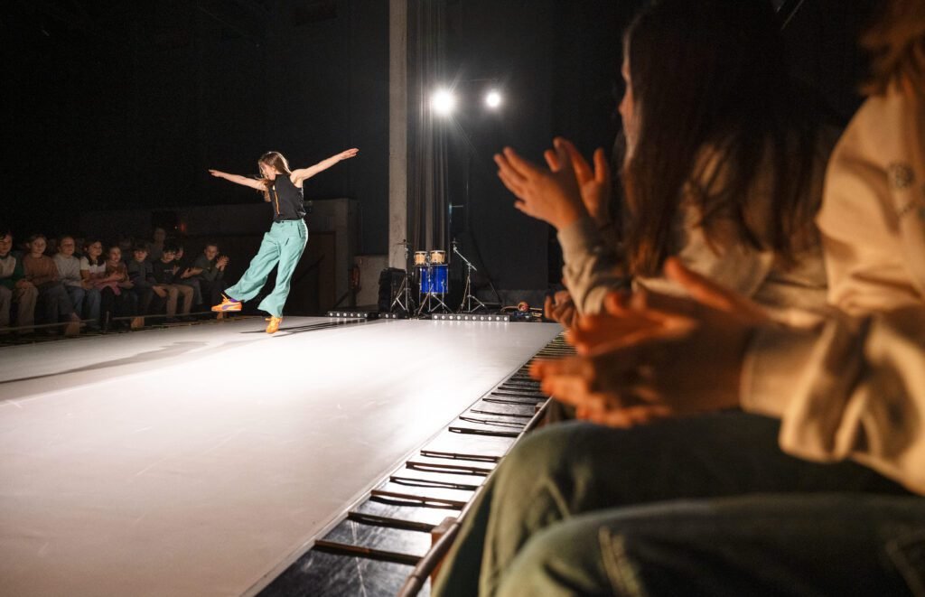 'Atemporal' Coreografia e Dança Yentl de Werdt Composição e Música Matchume Zango